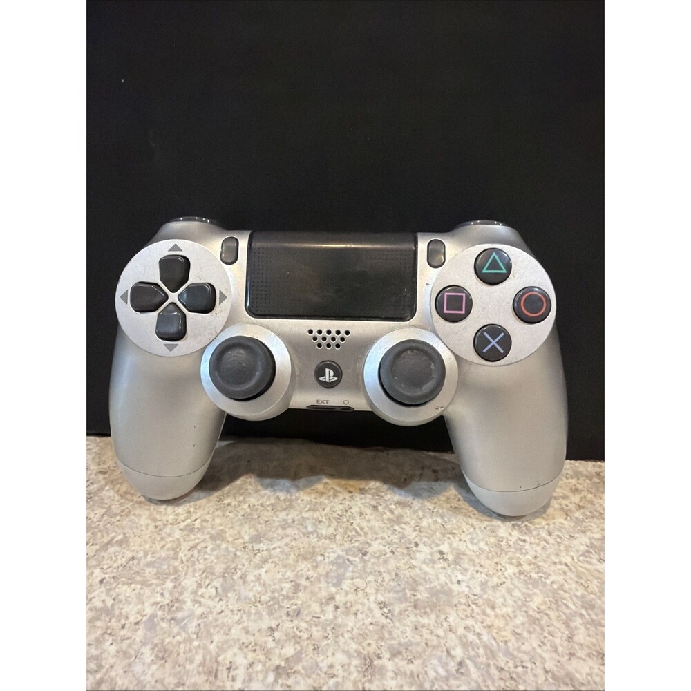 Playstation Dual Shock 4 V 2  Model CUH-ZCT2U 800 mA